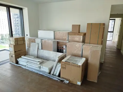 Dostavljen i složen nameštaj u novom stanu u Beogradu