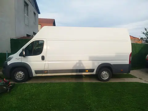 Beli kombi visoki krov za selidbe i transport robe